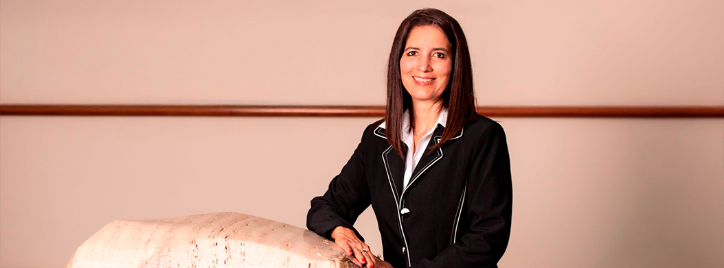 revista-forbes-peru-reconoce-a-julia-torreblanca-como-una-de-las-50-mujeres-mas-poderosas-del-peru-282