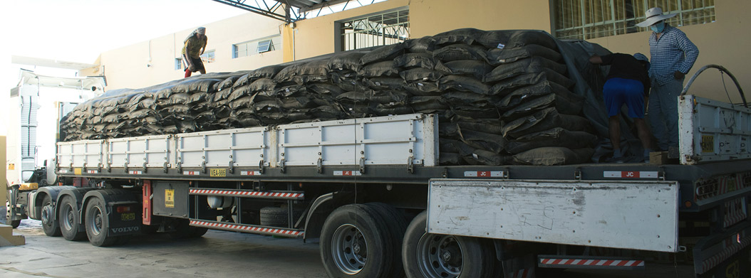 cerro-verde-contribuye-con-el-traslado-de-guano-de-isla-en-beneficio-de-los-agricultores-de-la-region-arequipa-206